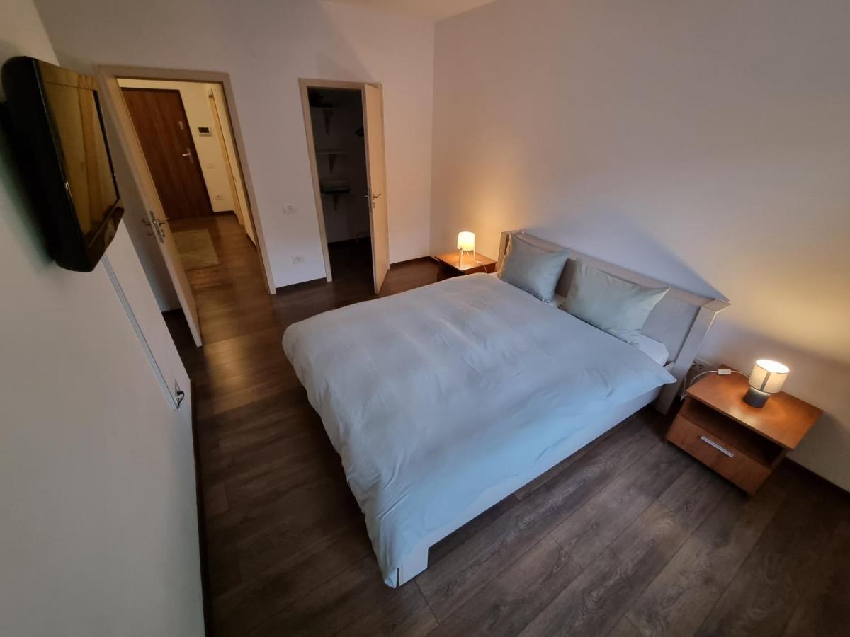 Avram Iancu Private Apartment With Ac Brasov Luaran gambar